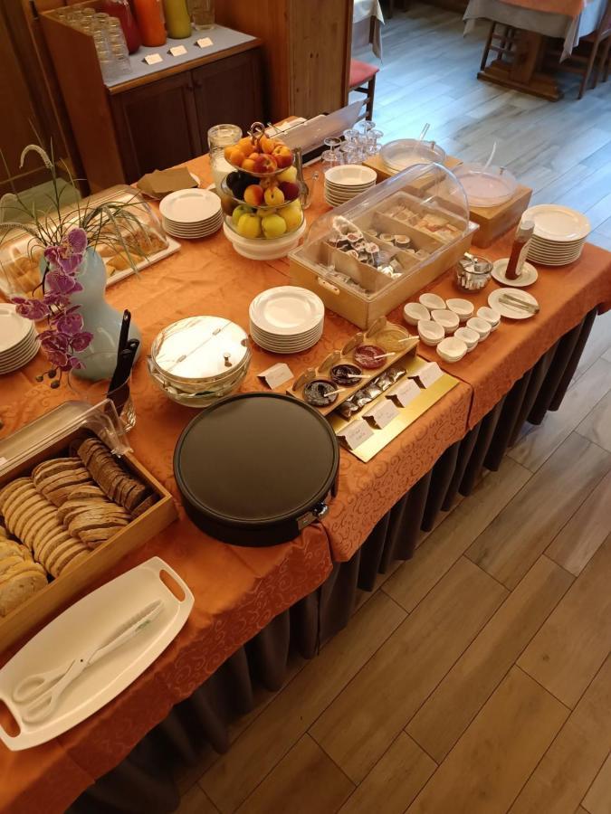 Albergo Ristorante Cacciatori 아우론조디까도레 외부 사진