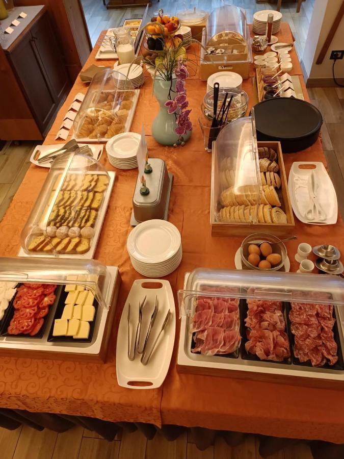 Albergo Ristorante Cacciatori 아우론조디까도레 외부 사진