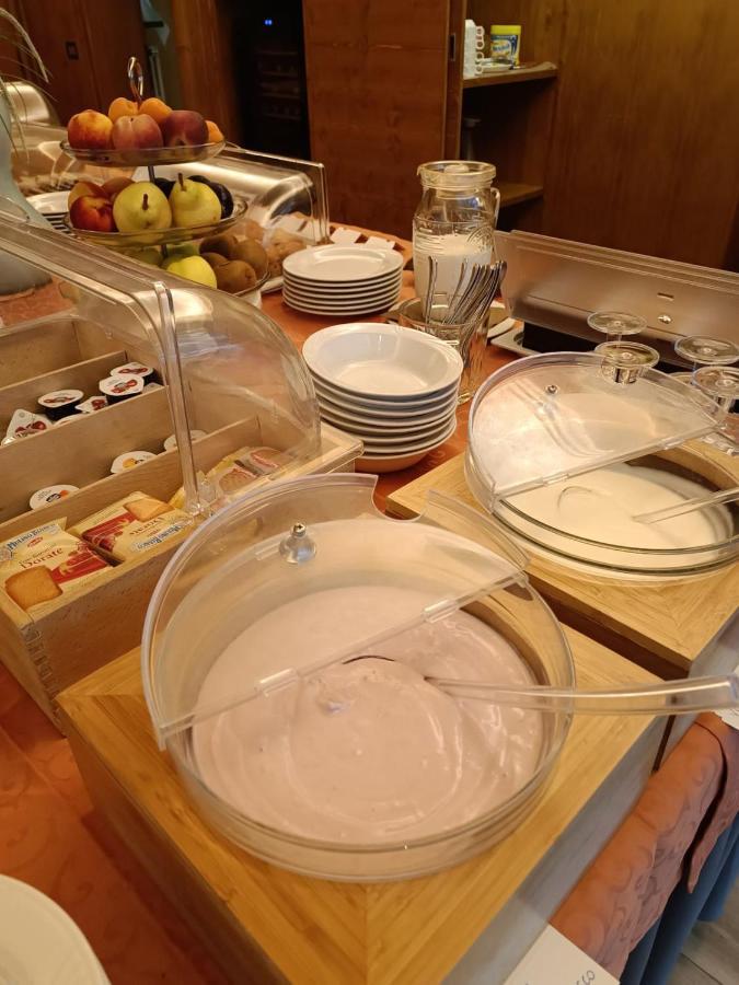 Albergo Ristorante Cacciatori 아우론조디까도레 외부 사진