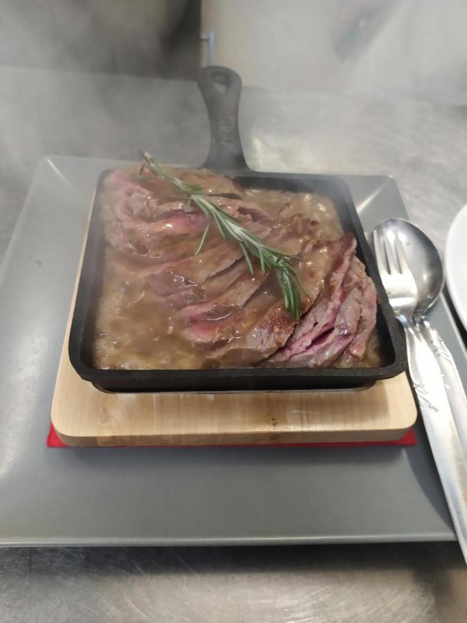 Albergo Ristorante Cacciatori 아우론조디까도레 외부 사진
