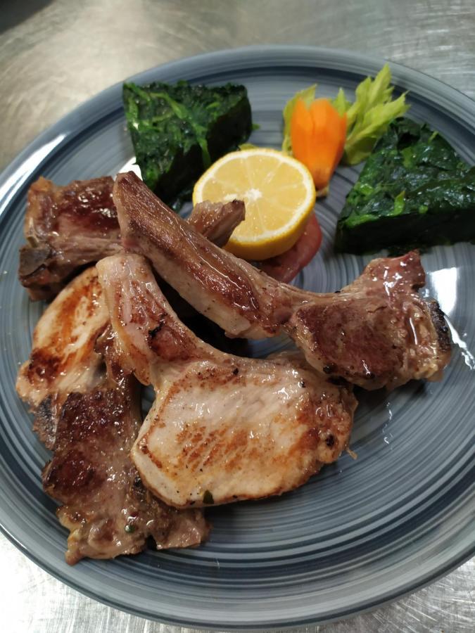 Albergo Ristorante Cacciatori 아우론조디까도레 외부 사진