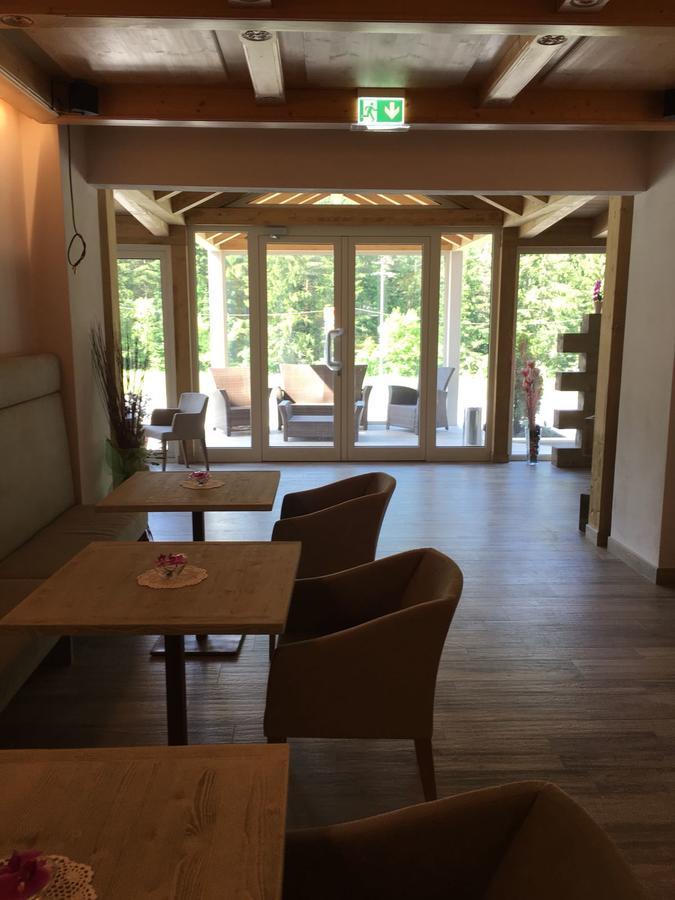 Albergo Ristorante Cacciatori 아우론조디까도레 외부 사진