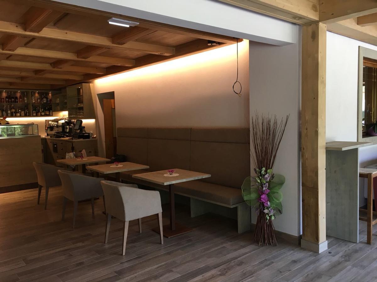 Albergo Ristorante Cacciatori 아우론조디까도레 외부 사진